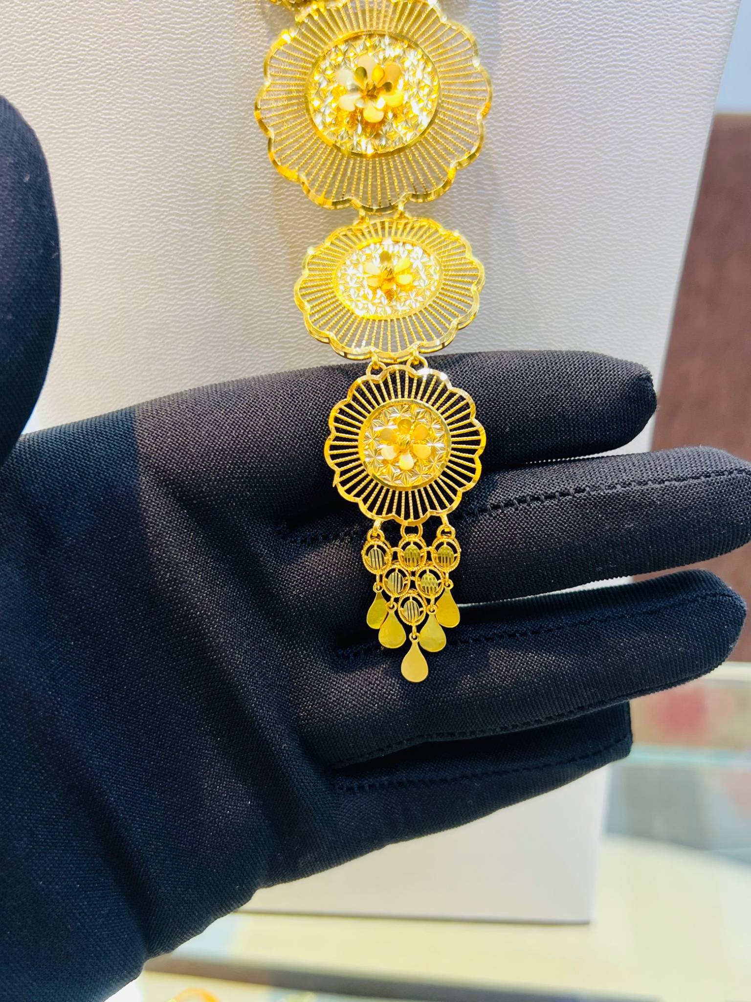 21KT Floral Medallion Long Gold Necklace - Image 4