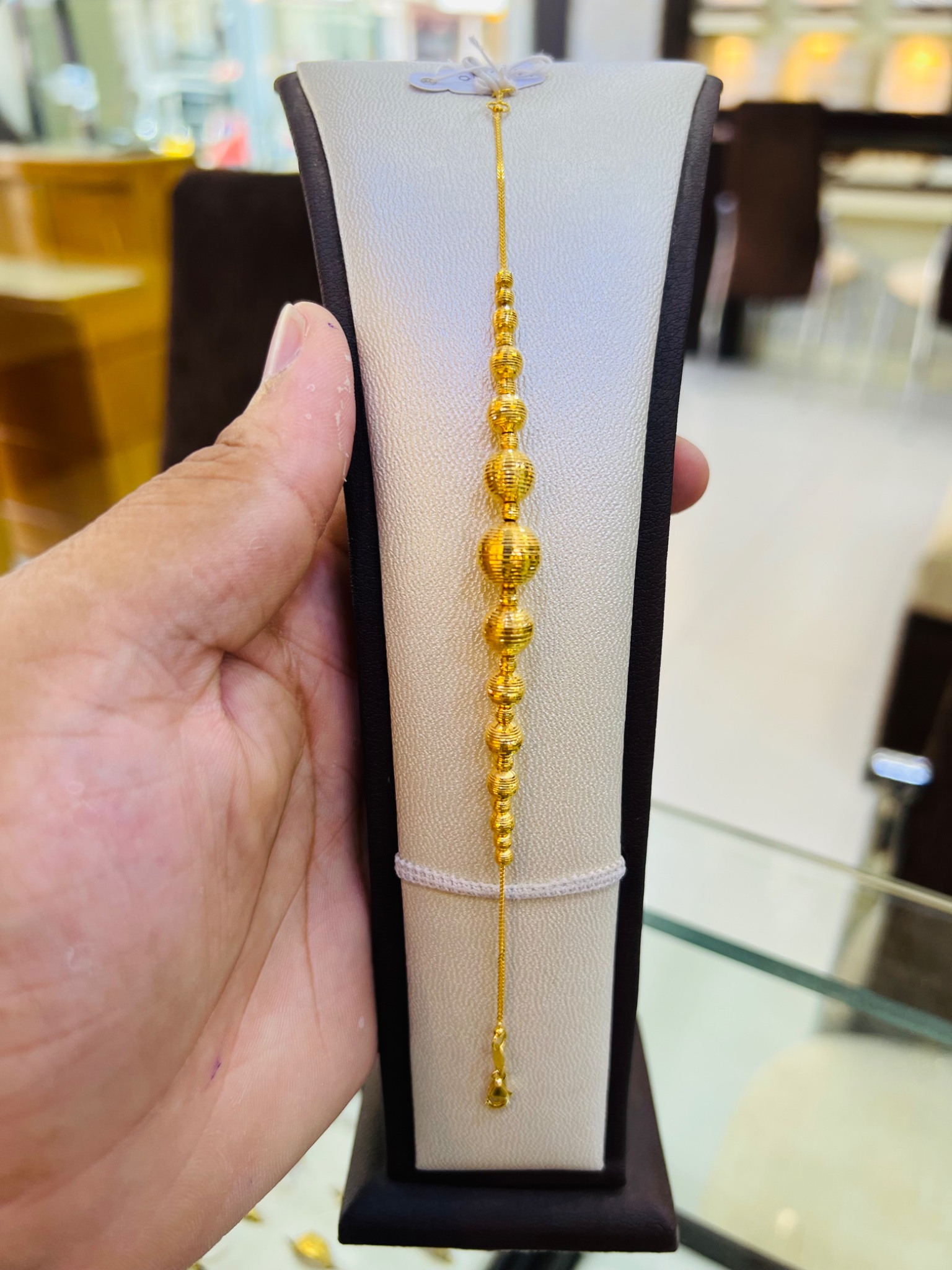 21KT Gold Graduated Balls Bracelet - Image 3