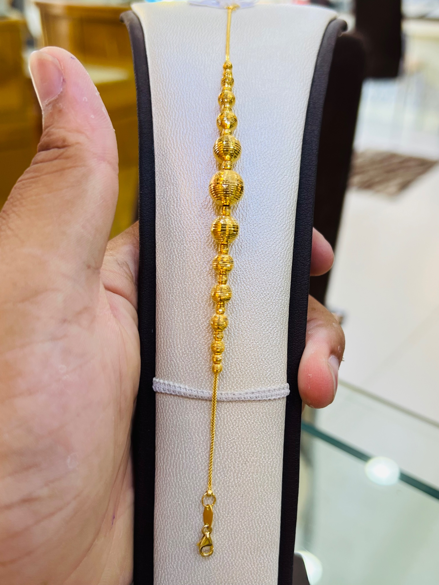21KT Gold Graduated Balls Bracelet - Image 5