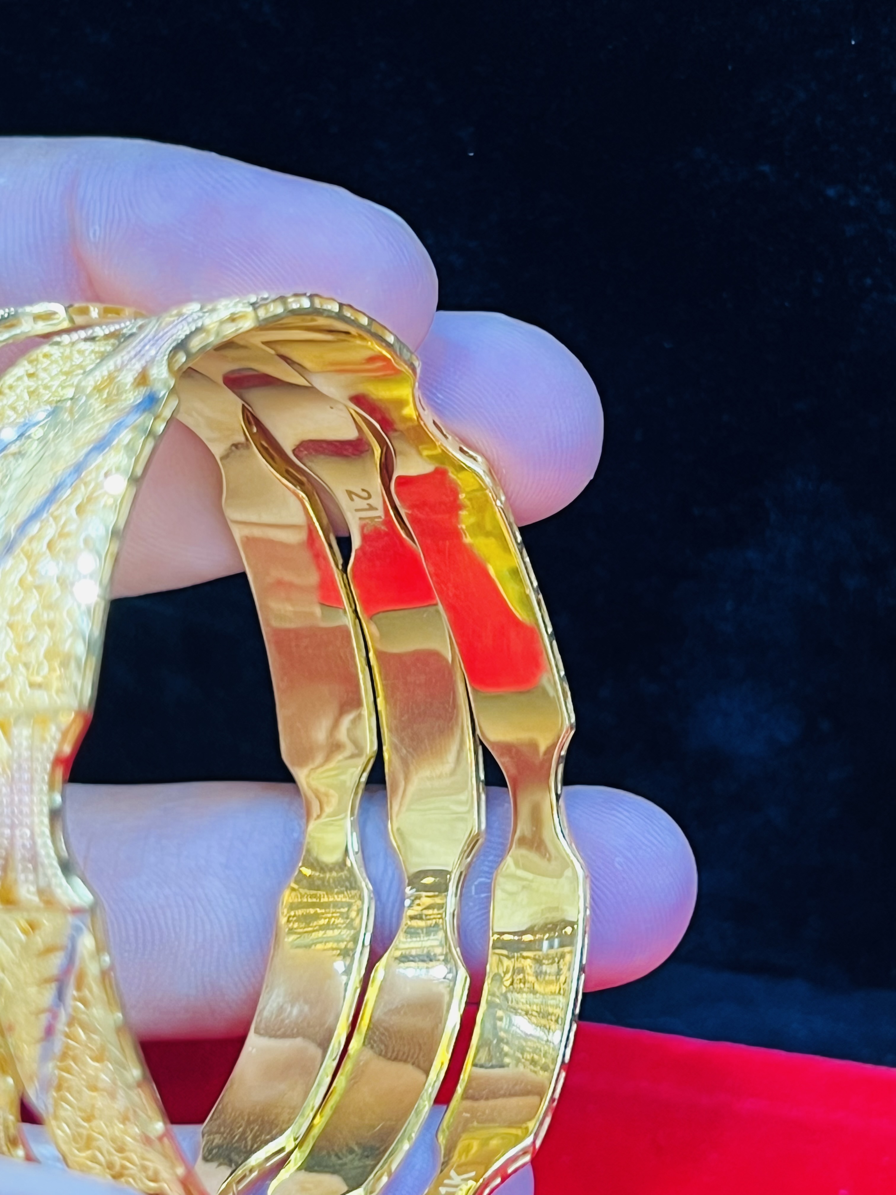 Classic Gold-Tone Textured Bangle Set – 6 Pieces - Image 4