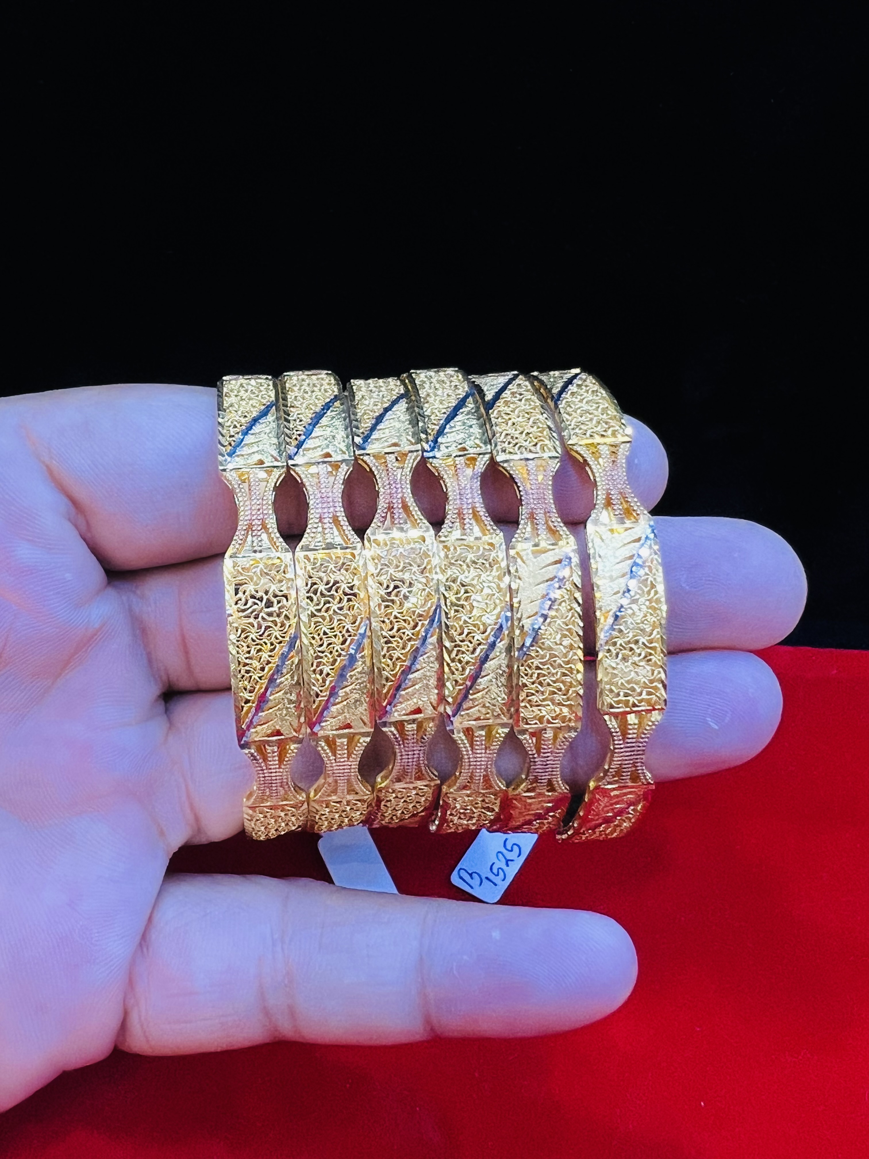 Classic Gold-Tone Textured Bangle Set – 6 Pieces - Image 2