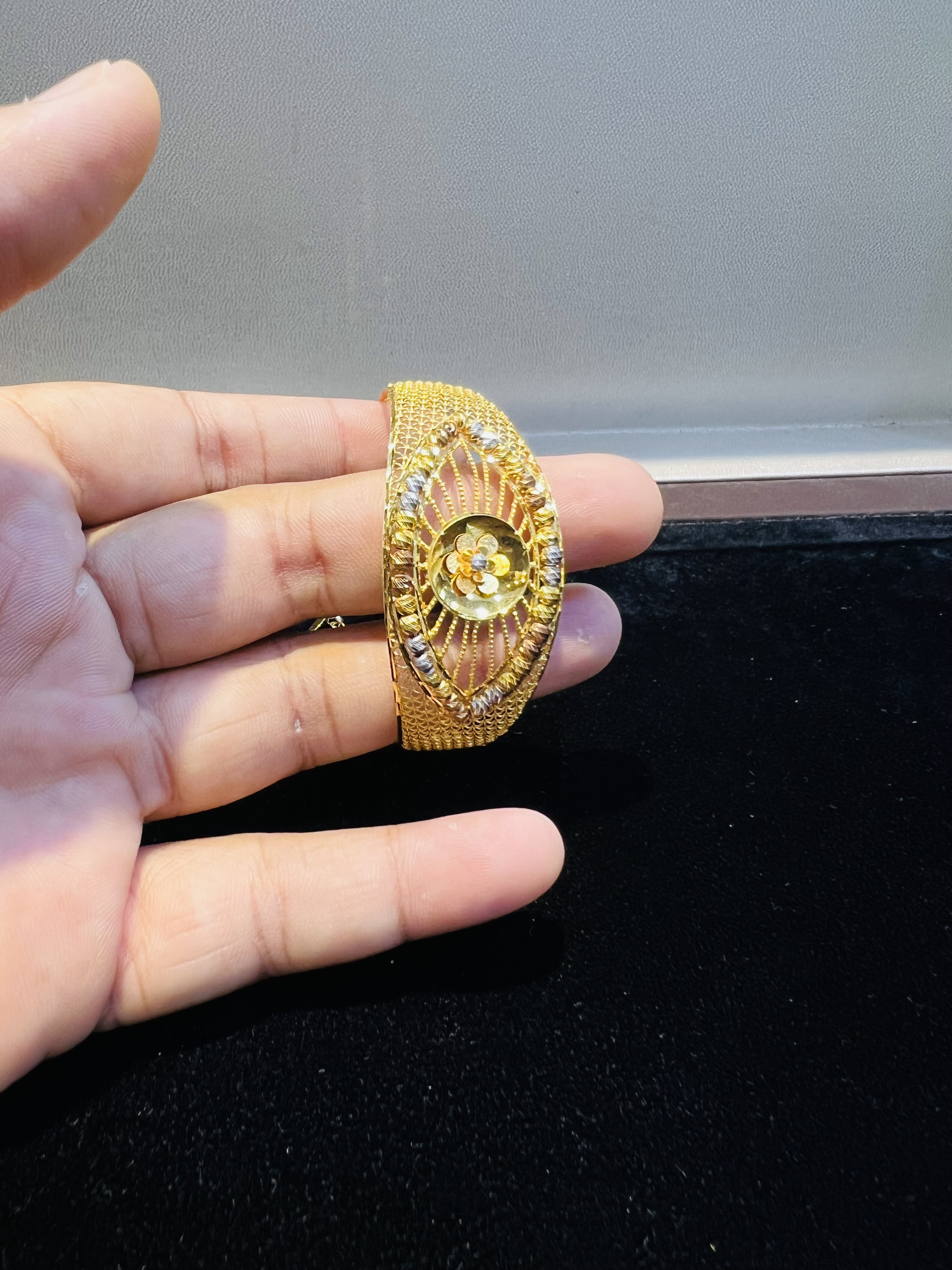 Elegant Floral Eyelet Gold Sabona - Image 2