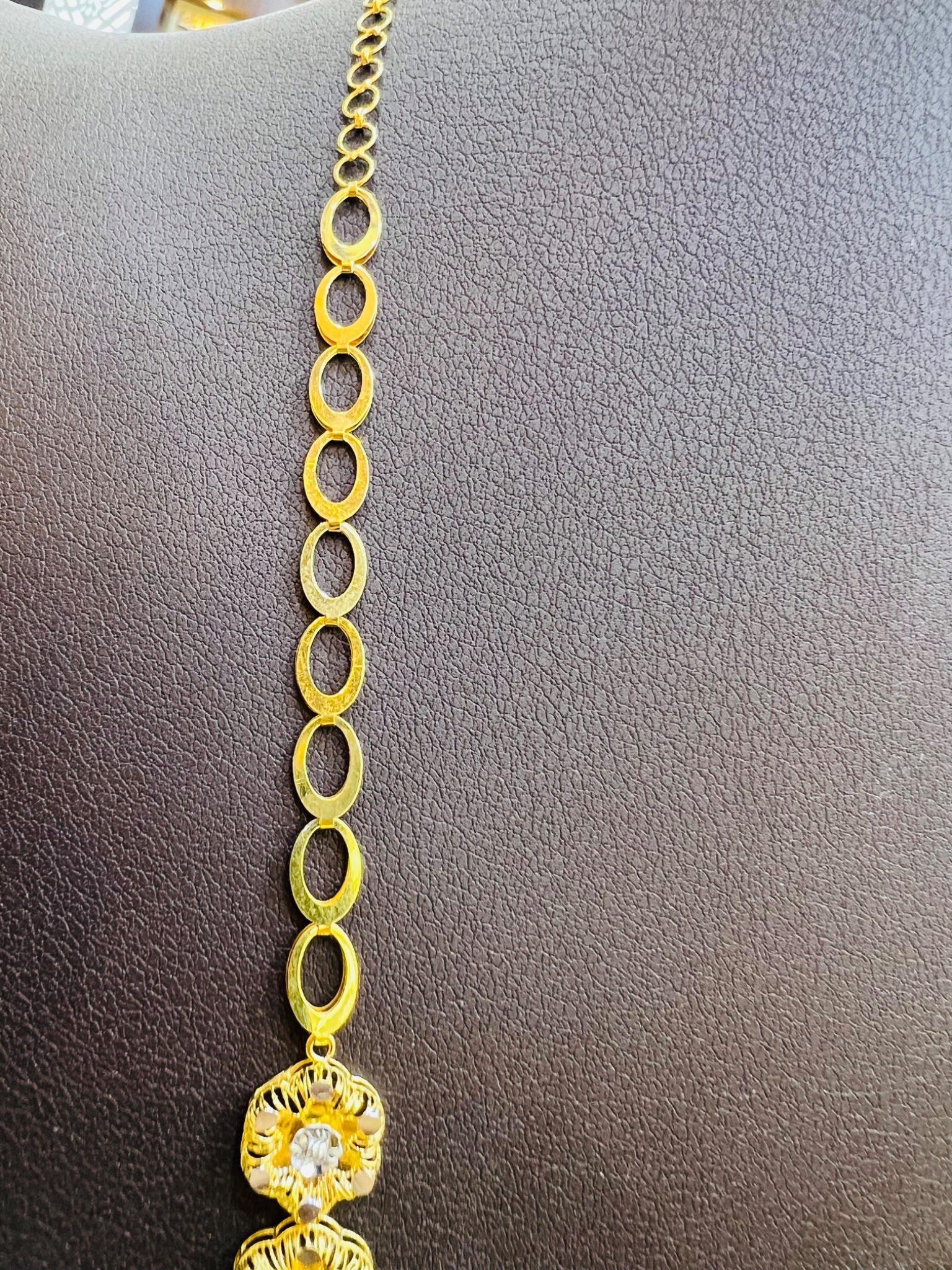 Elegant tri color Gold Necklace with Rose Pendant - Image 5