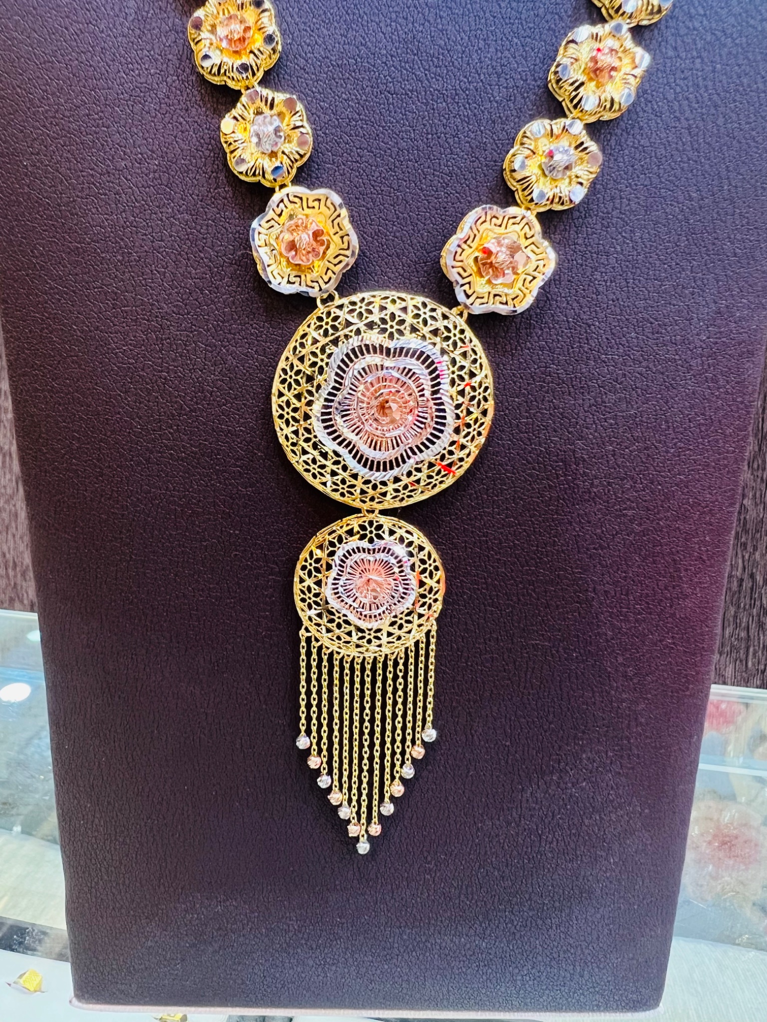 Elegant tri color Gold Necklace with Rose Pendant - Image 3