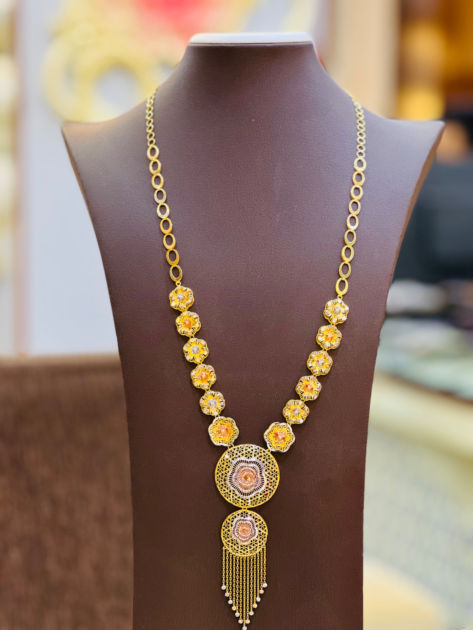 Elegant tri color Gold Necklace with Rose Pendant - Image 2
