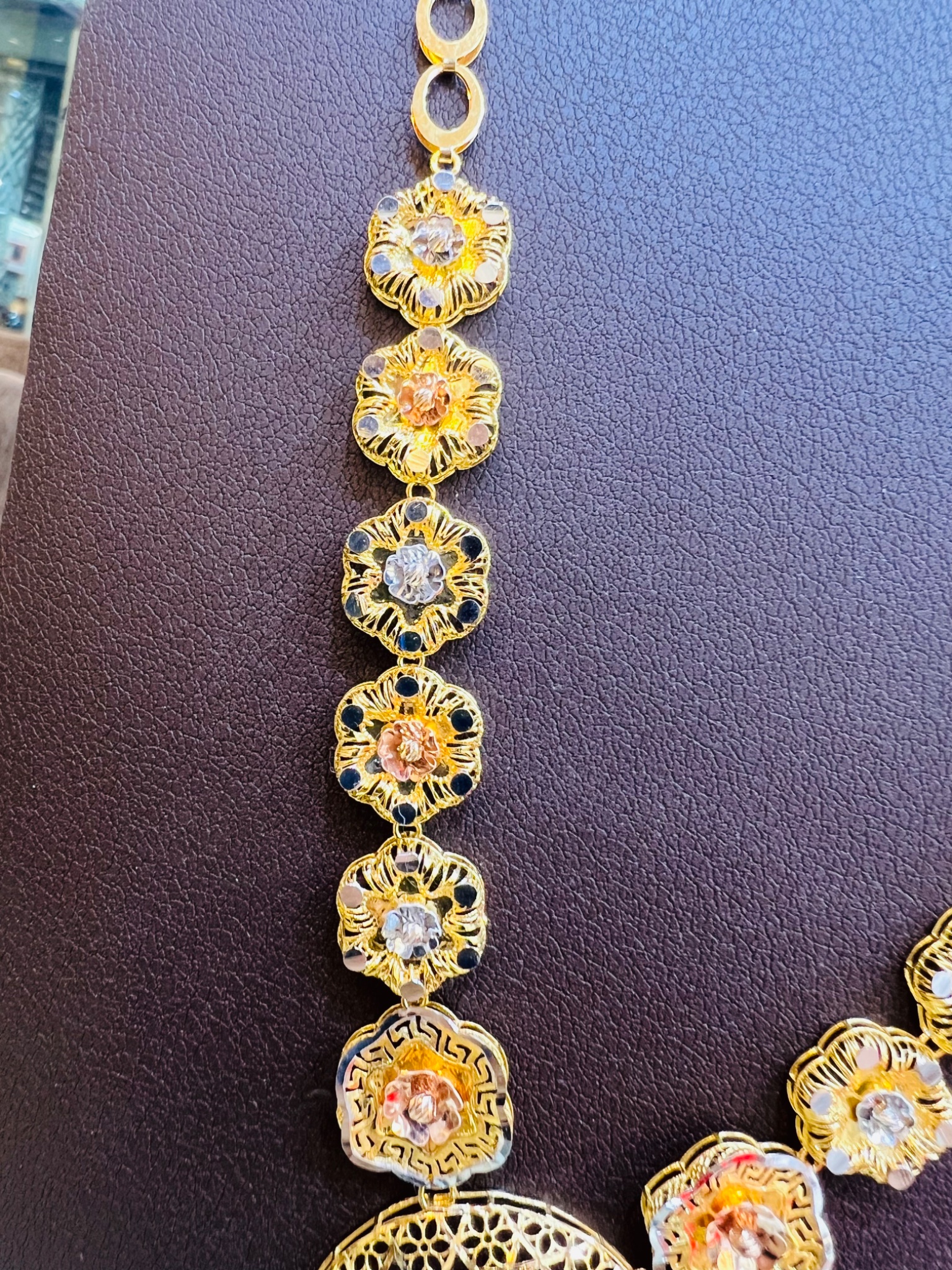 Elegant tri color Gold Necklace with Rose Pendant - Image 4