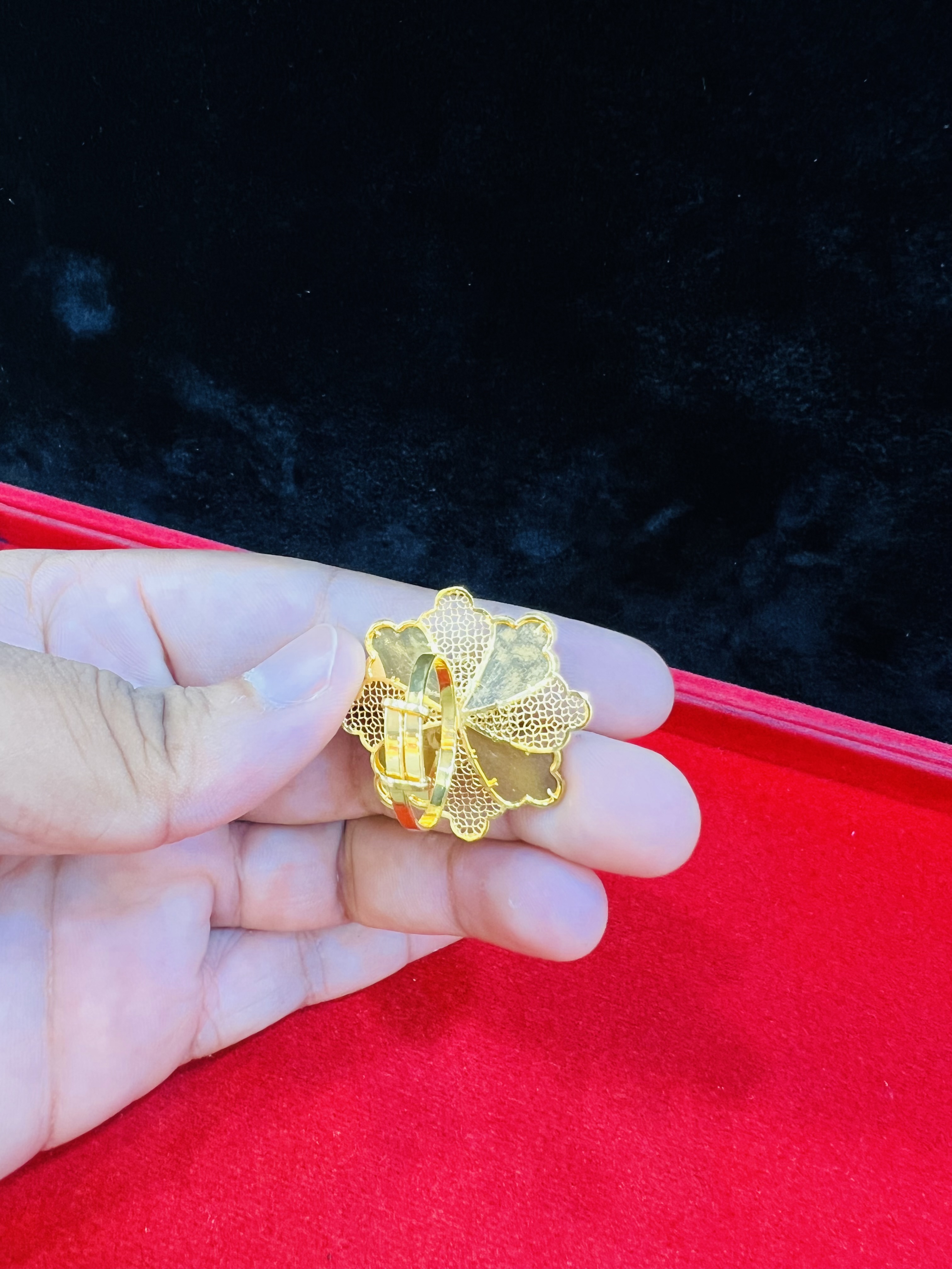 Elegant Gold Floral Statement Ring – Adjustable Design - Image 3