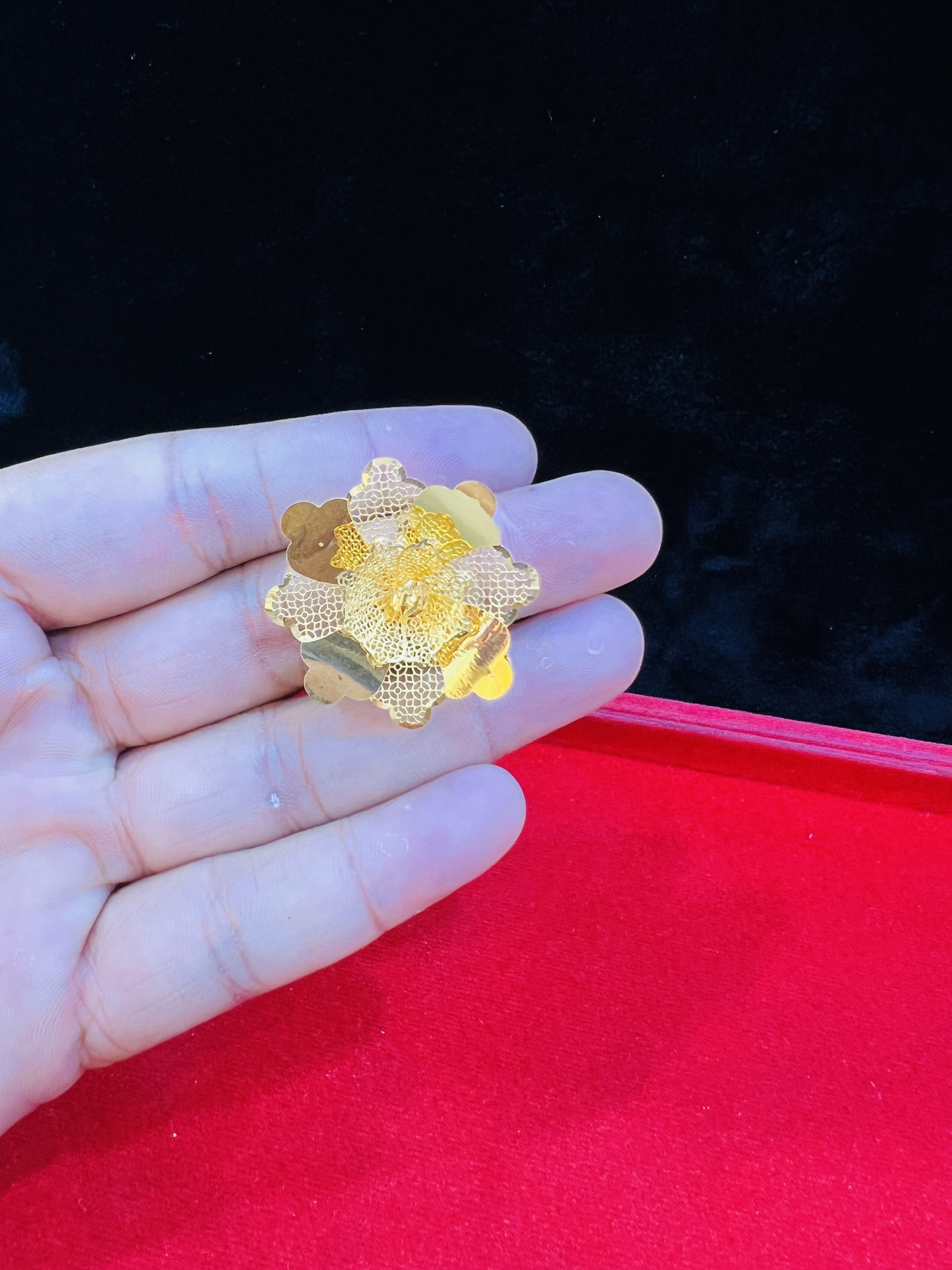 Elegant Gold Floral Statement Ring – Adjustable Design - Image 4