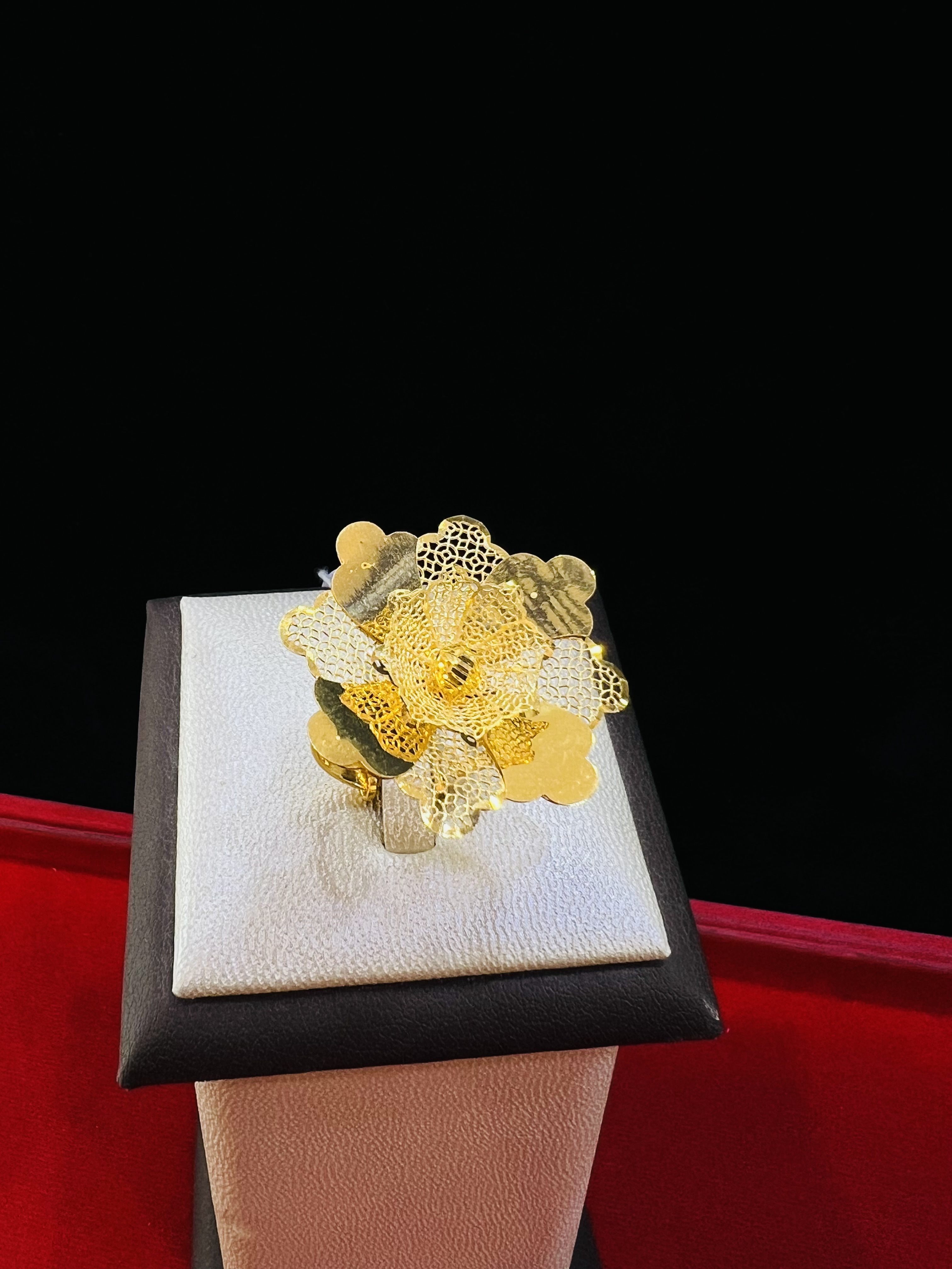 Elegant Gold Floral Statement Ring – Adjustable Design - Image 5