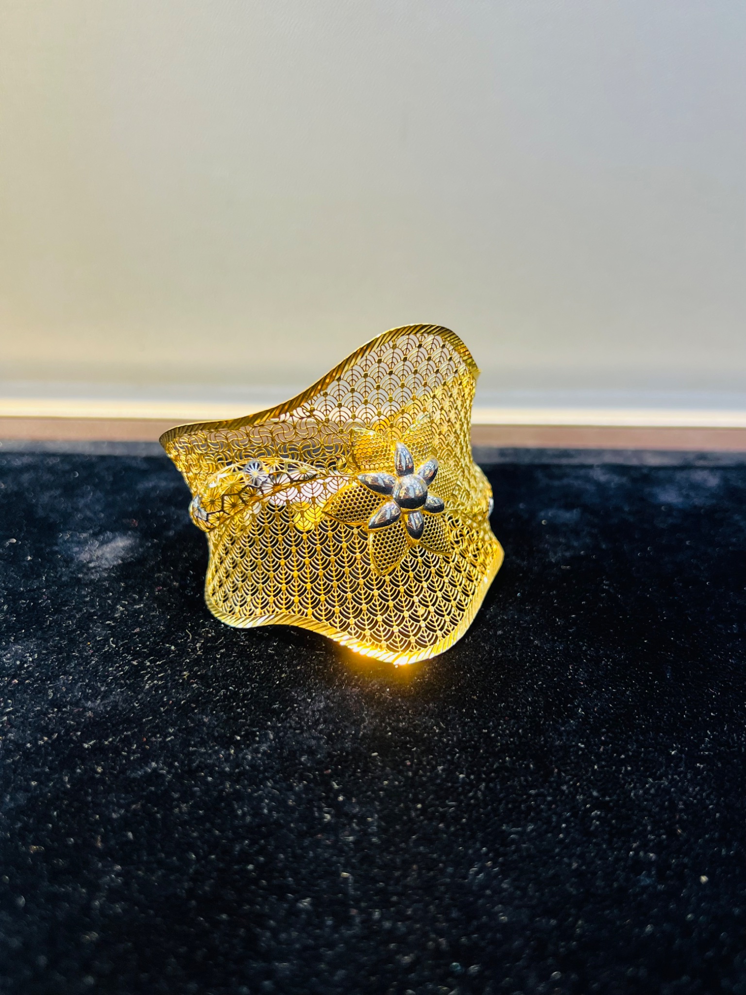 Elegant Silver Bloom  Gold Sabona - Image 2