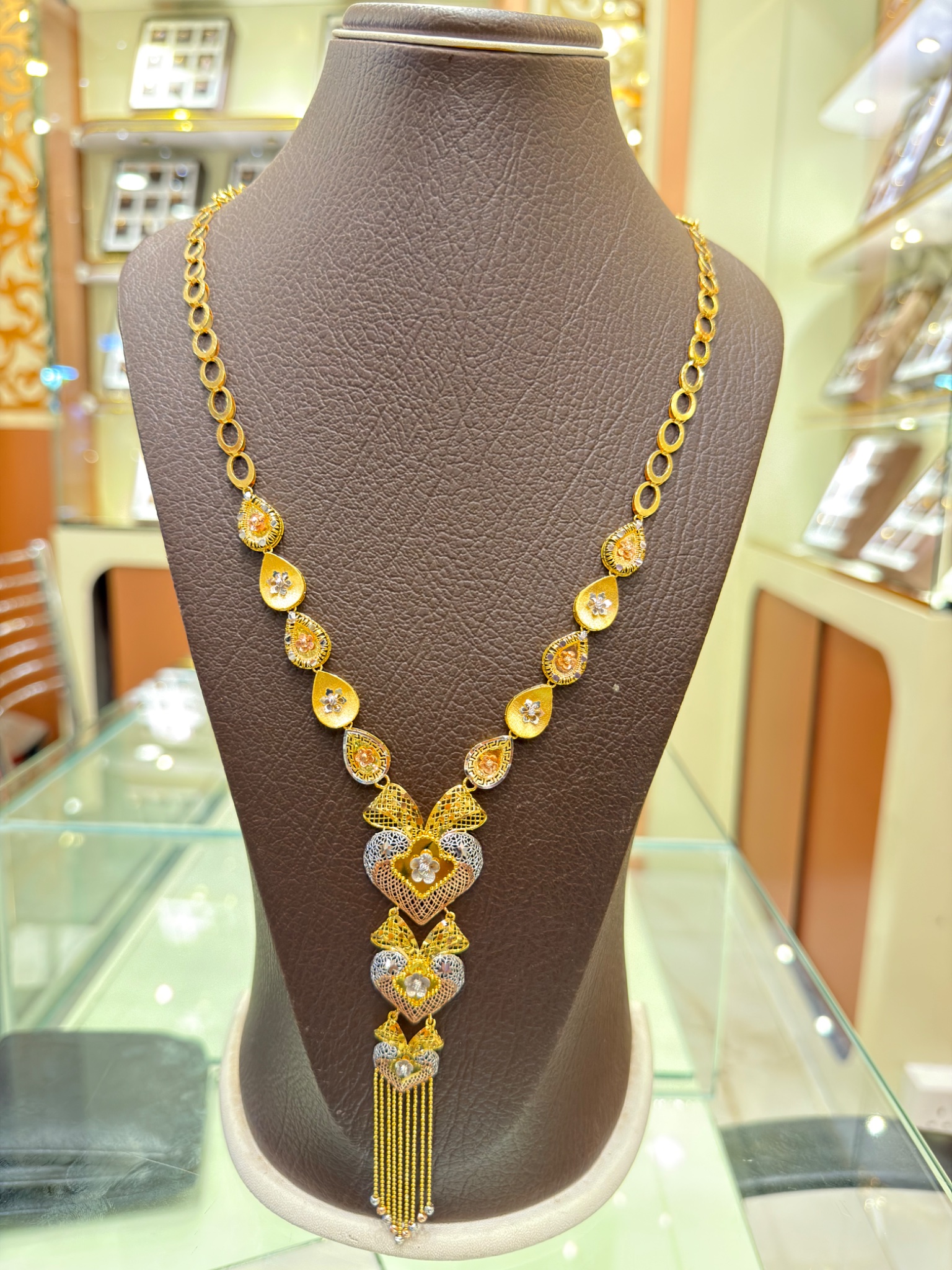 Elegant Three-Tier Heart Filigree Gold  Necklace - Image 3