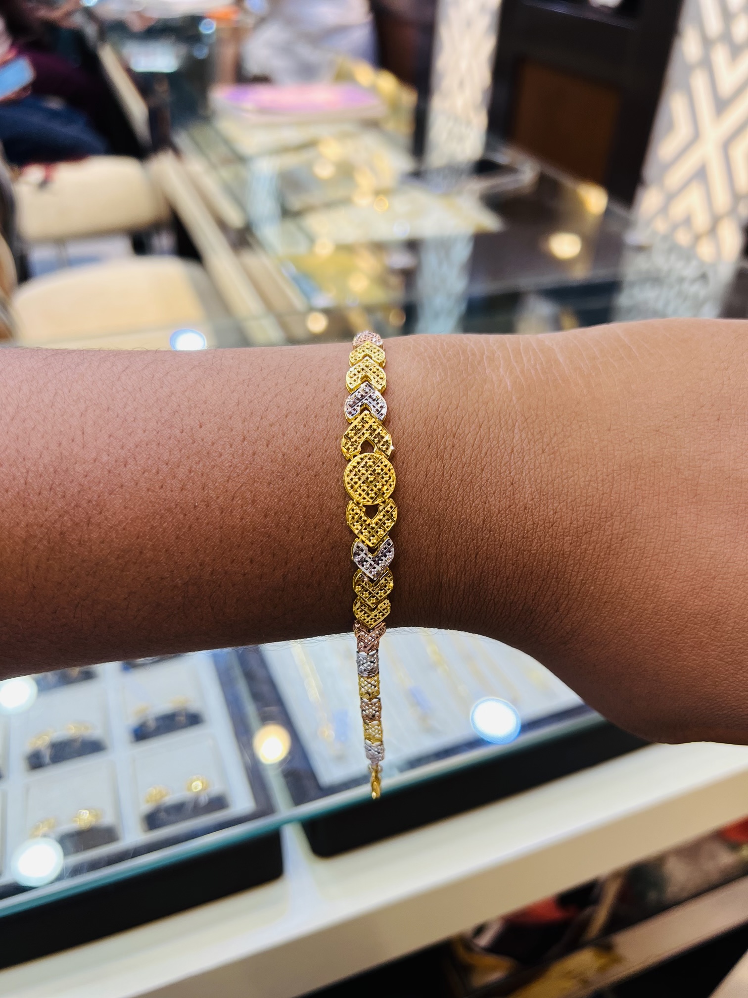✨ Elegant Tri-Color Gold Bracelet ✨ - Image 5
