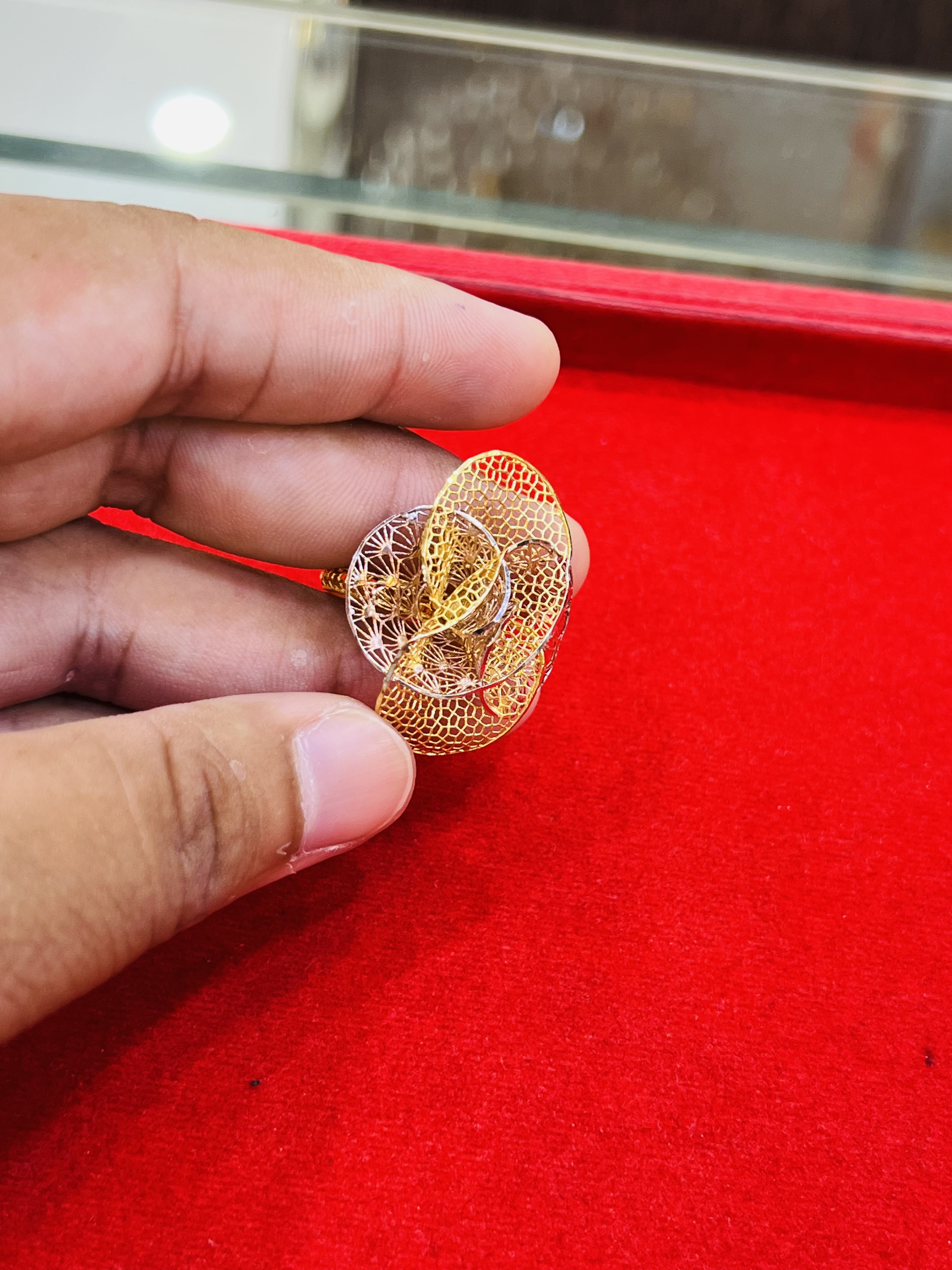 Elegant Tri-Tone Abstract Filigree Statement Ring – Adjustable Design - Image 3
