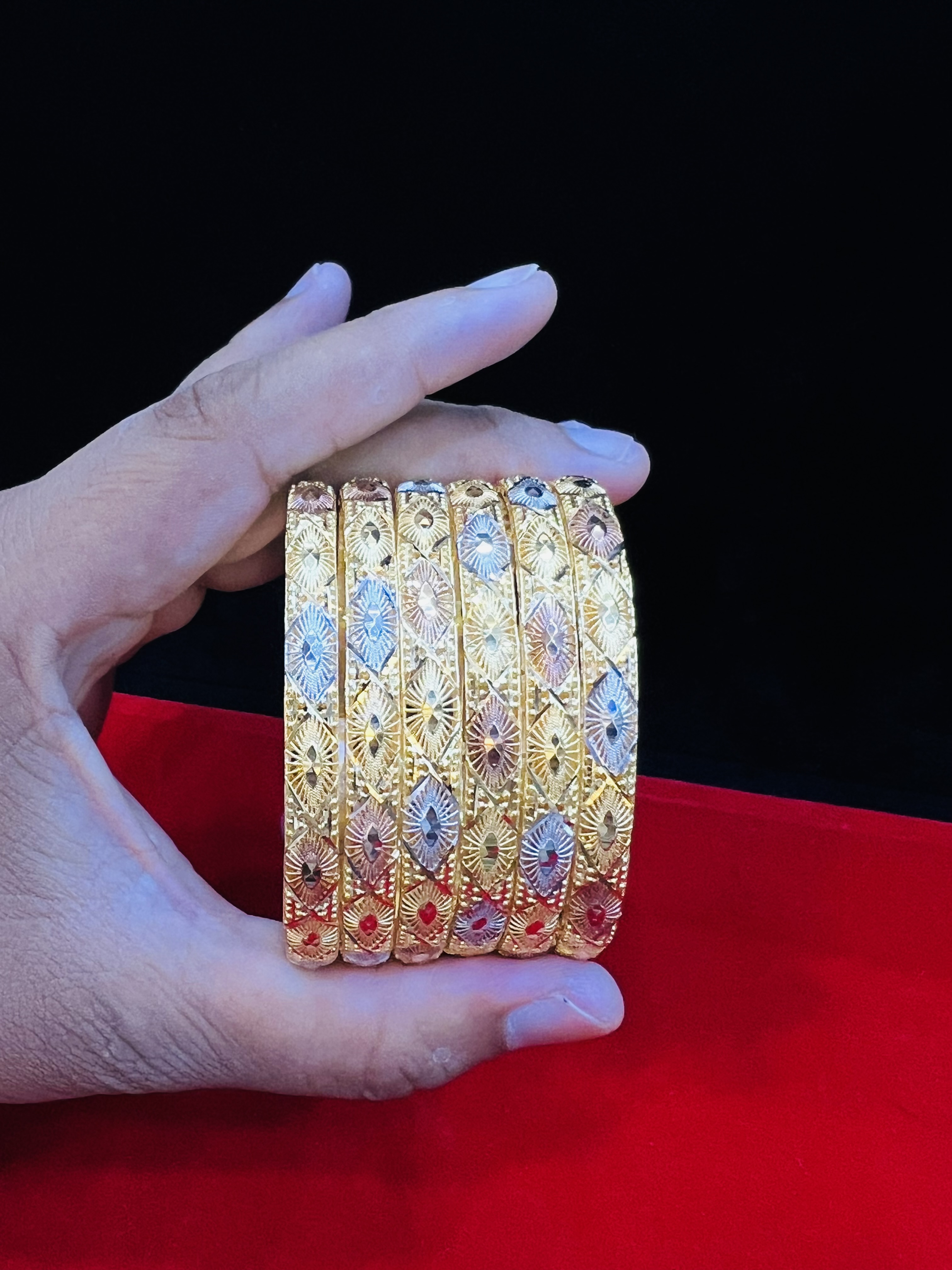 Elegant Tri-Tone Textured Bangle Set – 6 Pieces - Image 2
