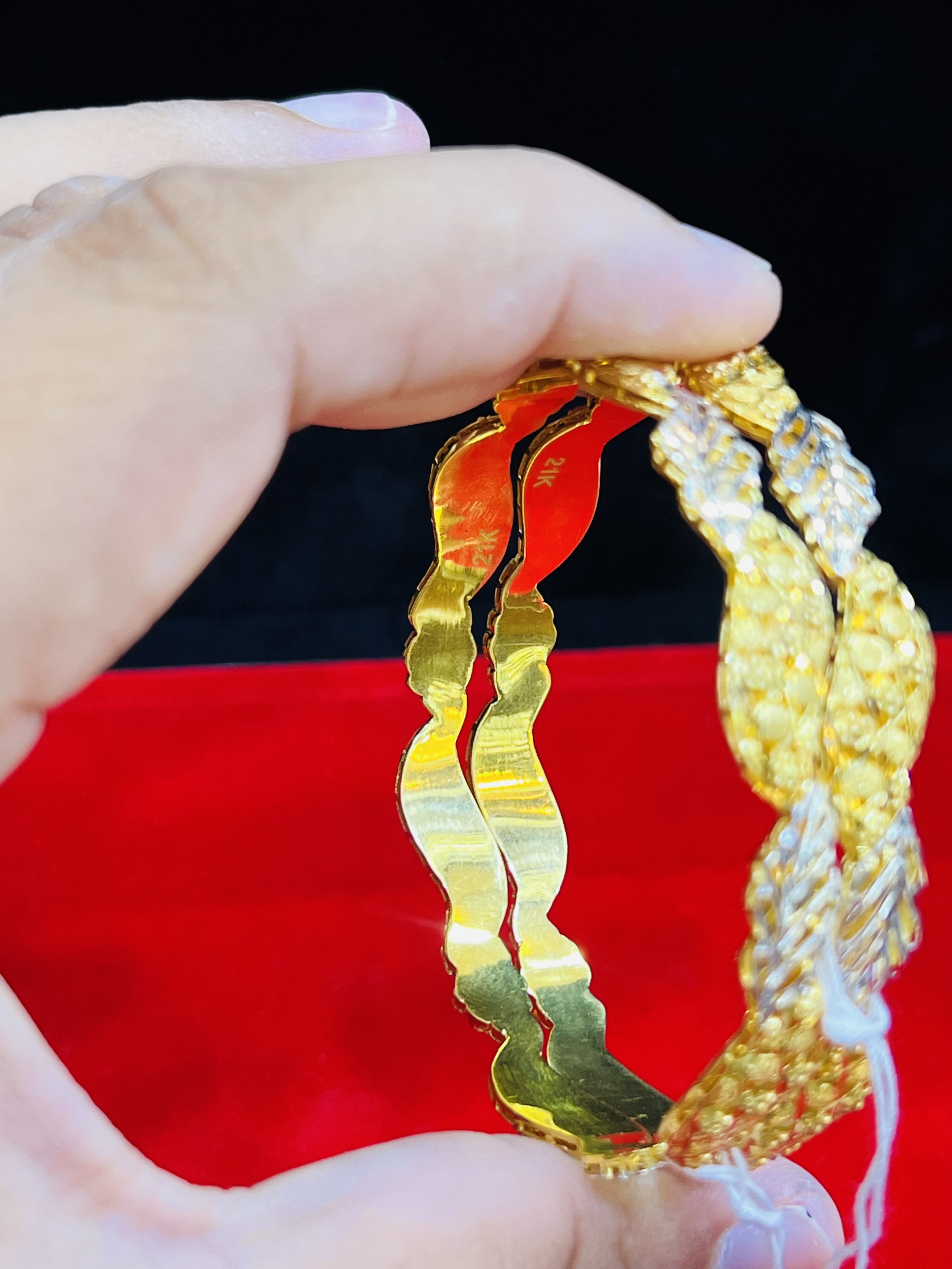Elegant Twisted Tri-Tone Bangle Set – 6 Pieces - Image 4