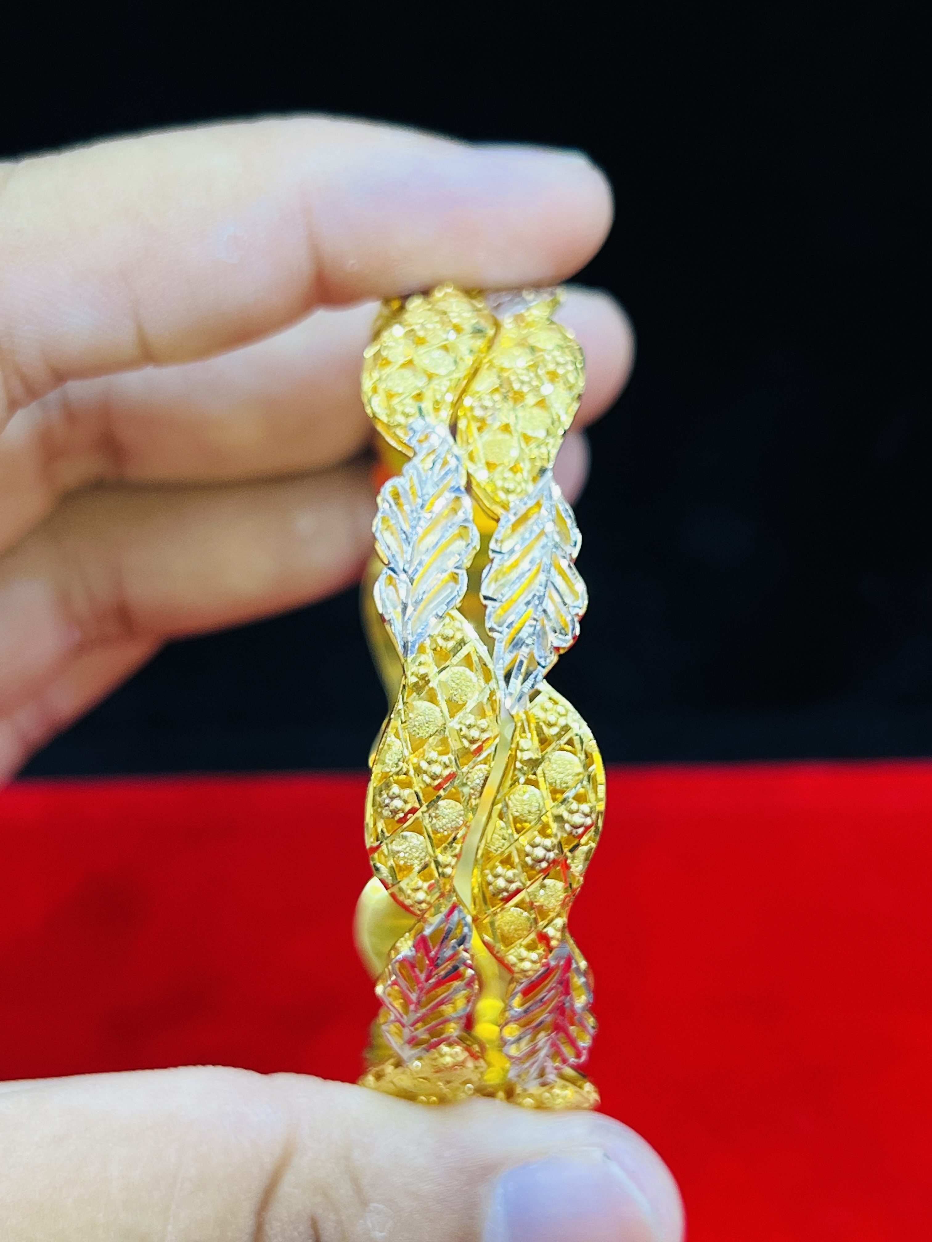 Elegant Twisted Tri-Tone Bangle Set – 6 Pieces - Image 3