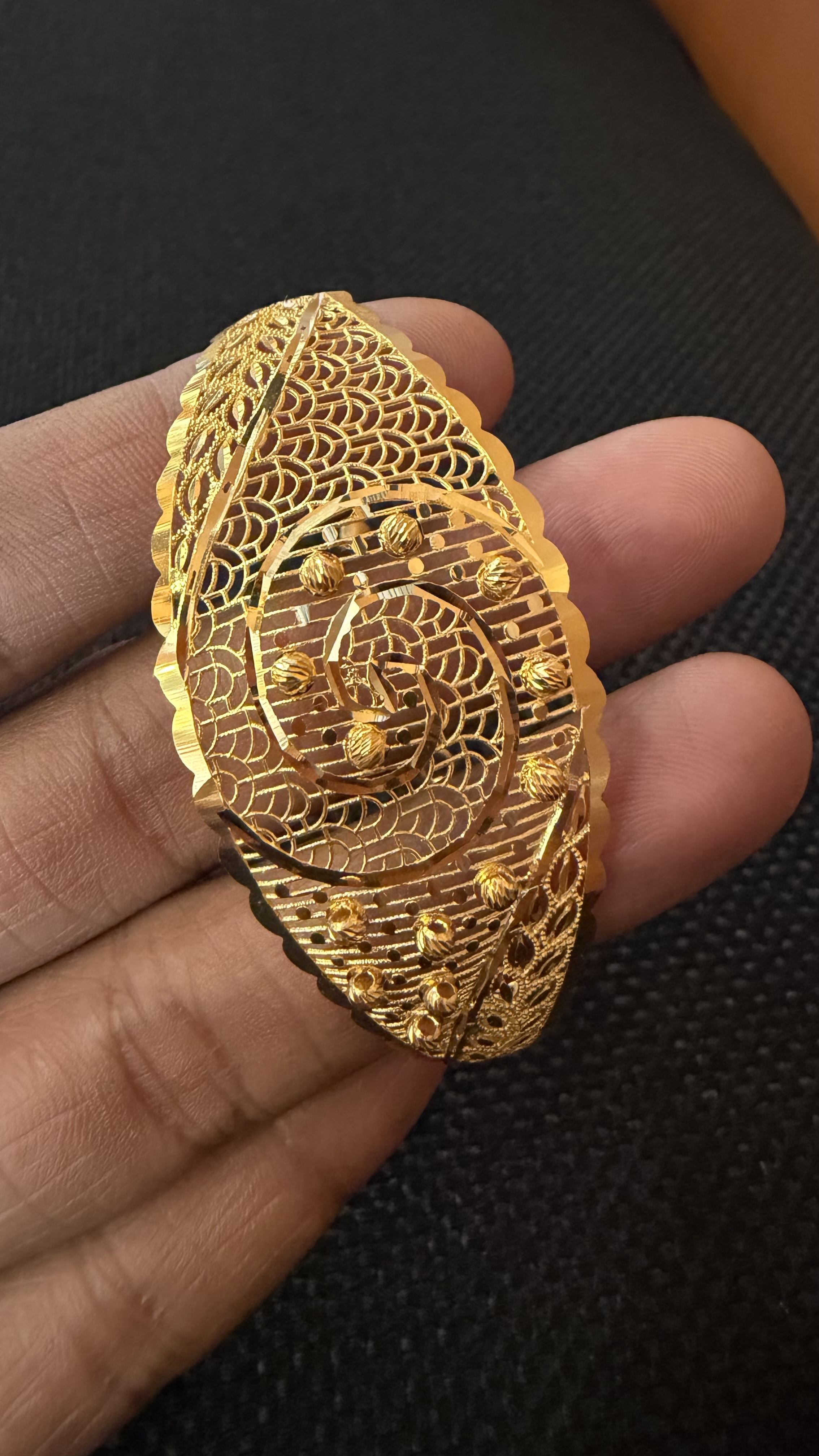 Elegant Vintage-Style Gold Filigree Cuff / Hair Barrette) - Image 2