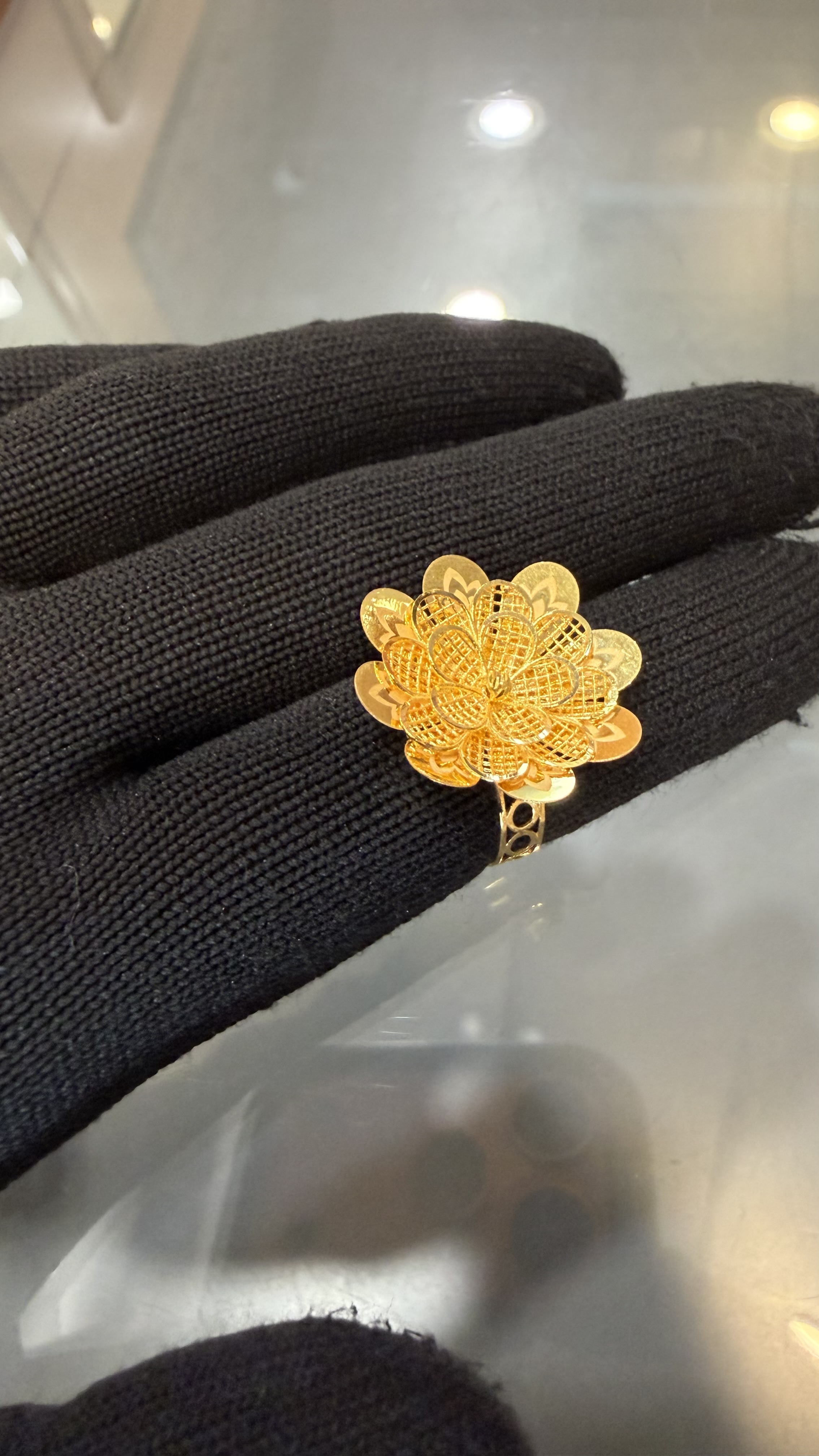 🪷 Exquisite Gold Filigree Lotus Bloom Ring - Image 3