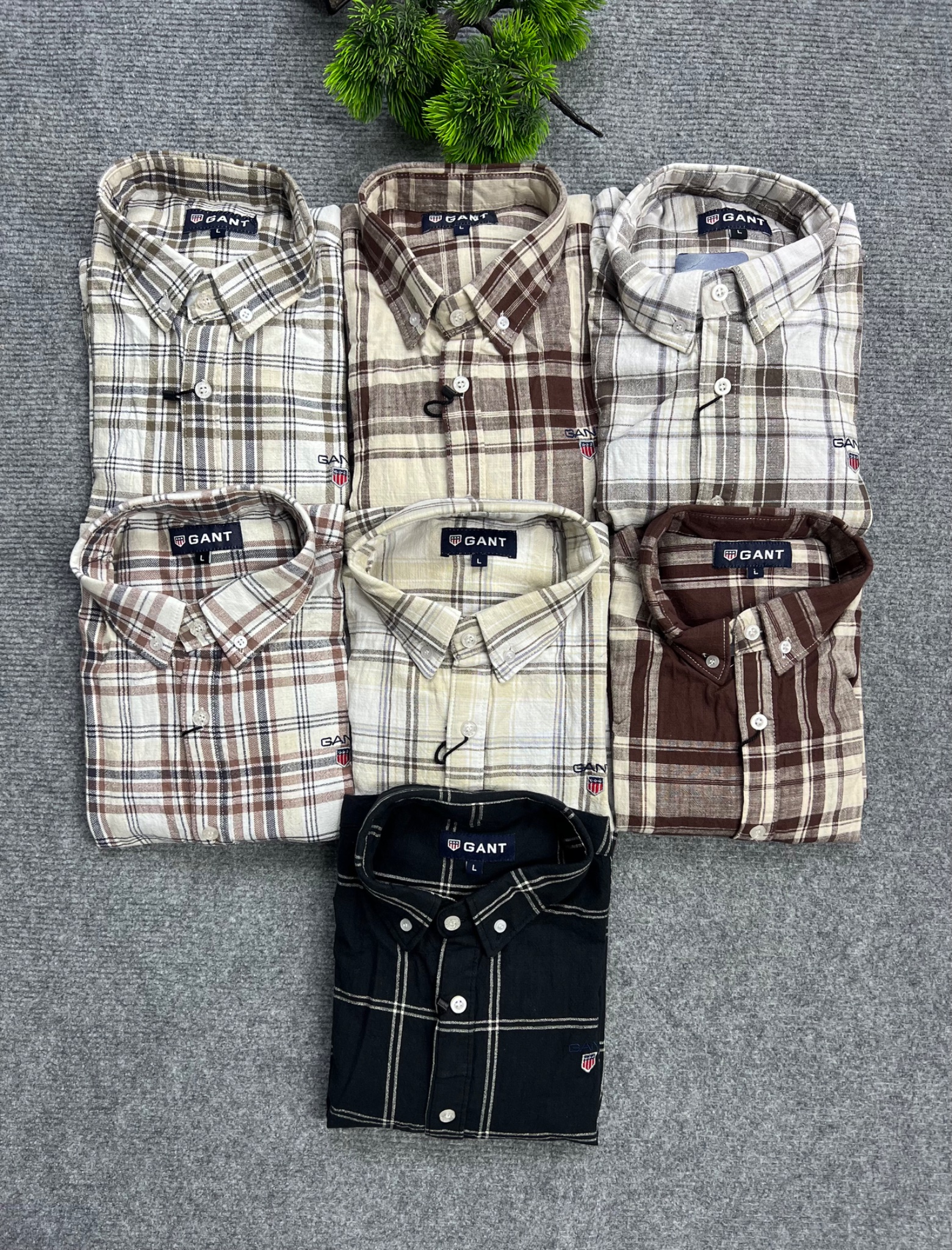 Full sleeve check shirt with neck button