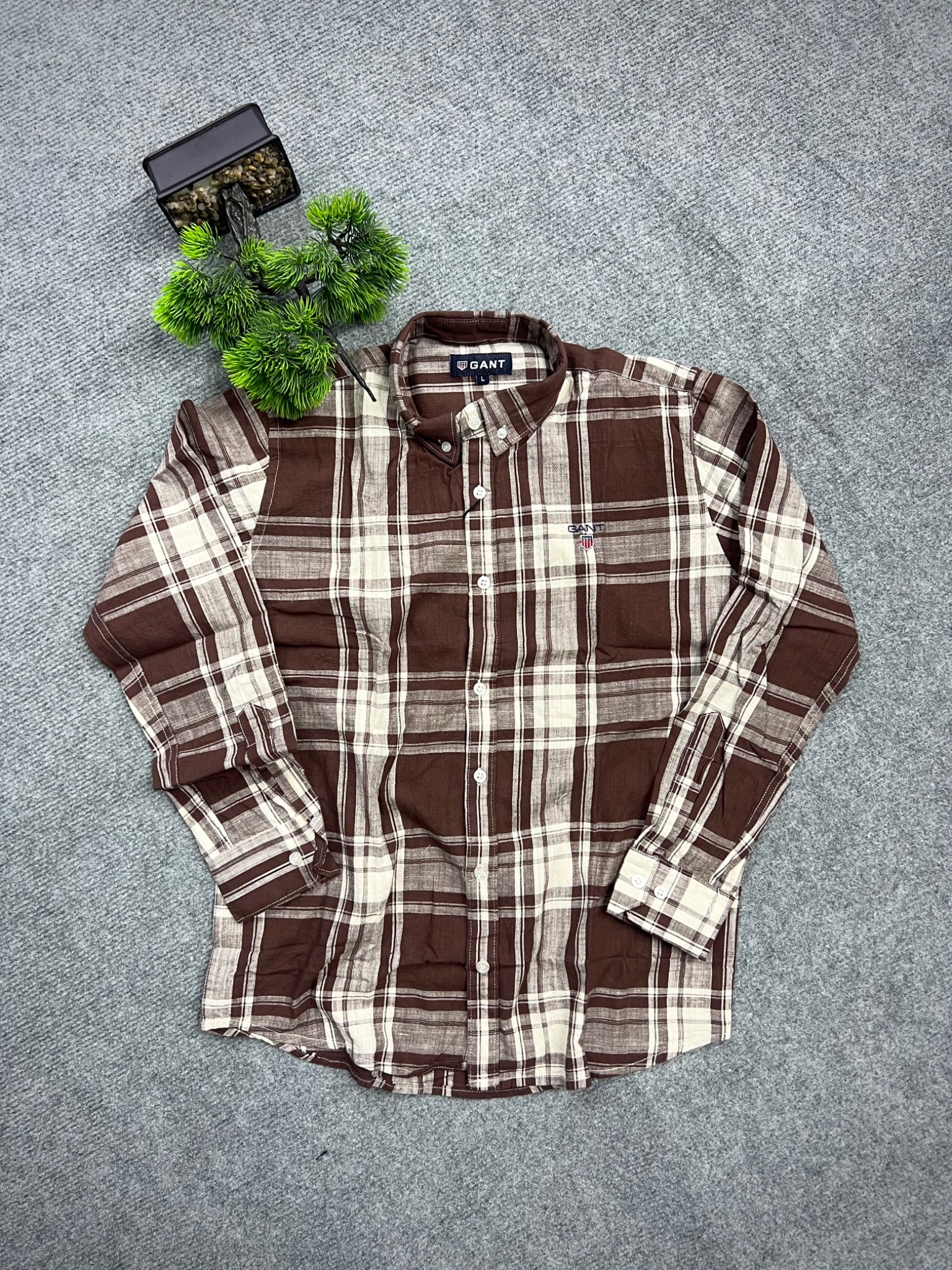 Full sleeve check shirt with neck button - Image 2
