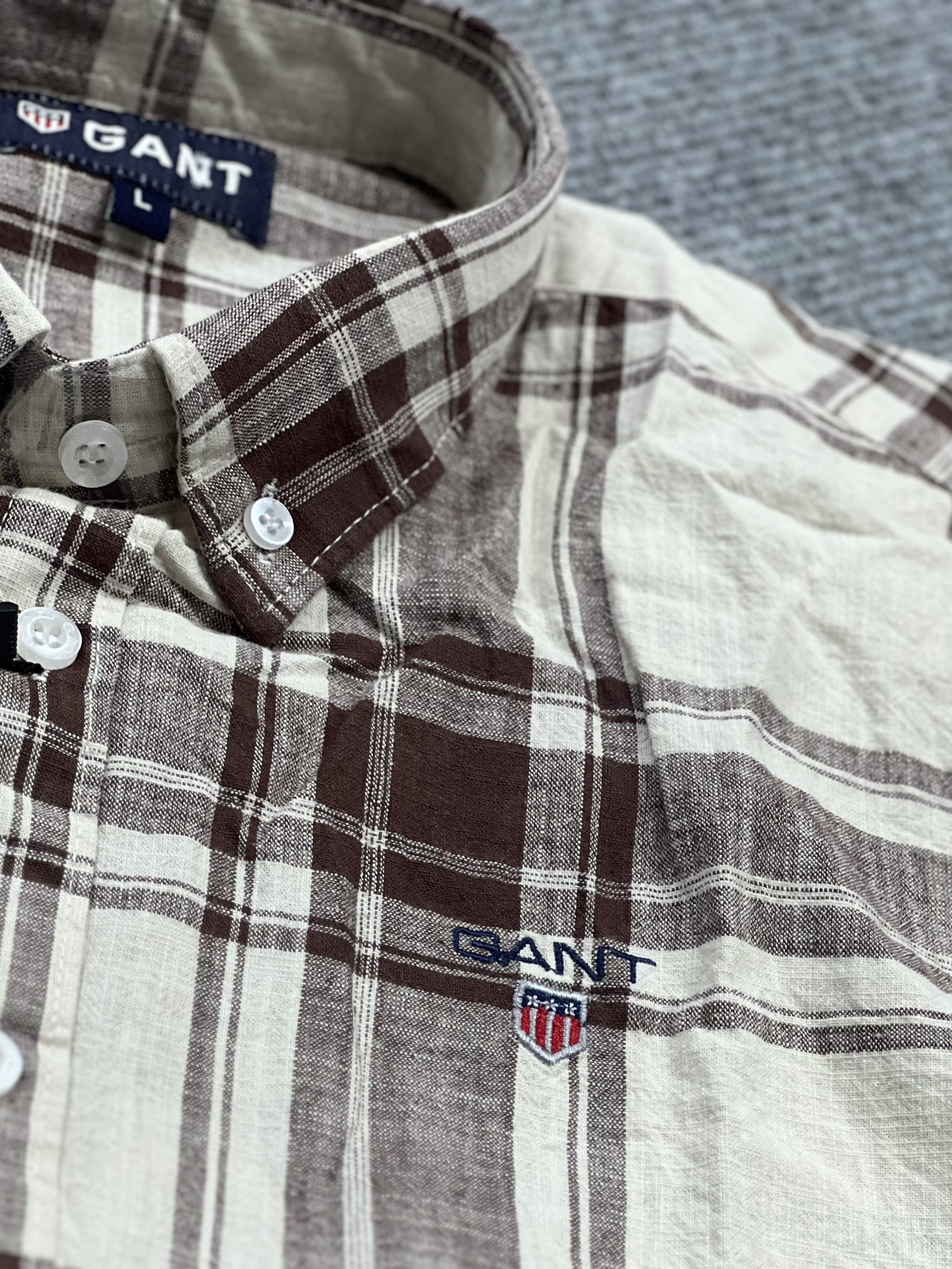 Full sleeve check shirt with neck button - Image 3