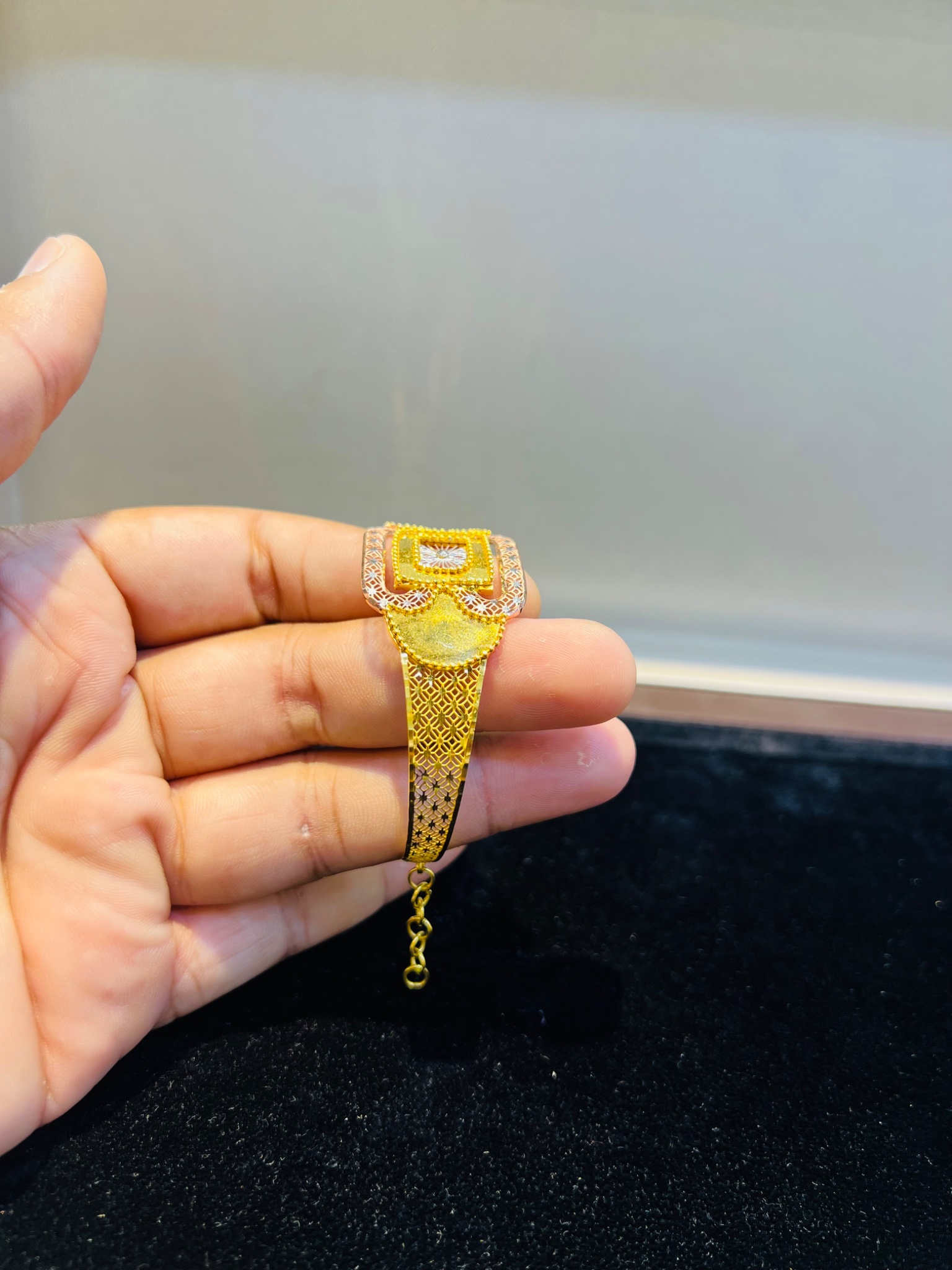 Geometric Elegance Dual-Tone Gold Sabona - Image 4