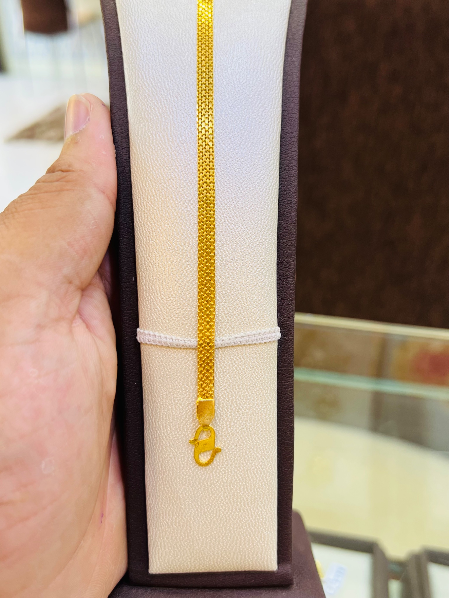 KDM 21KT Classic Flat Mesh Gold Bracelet - Image 2
