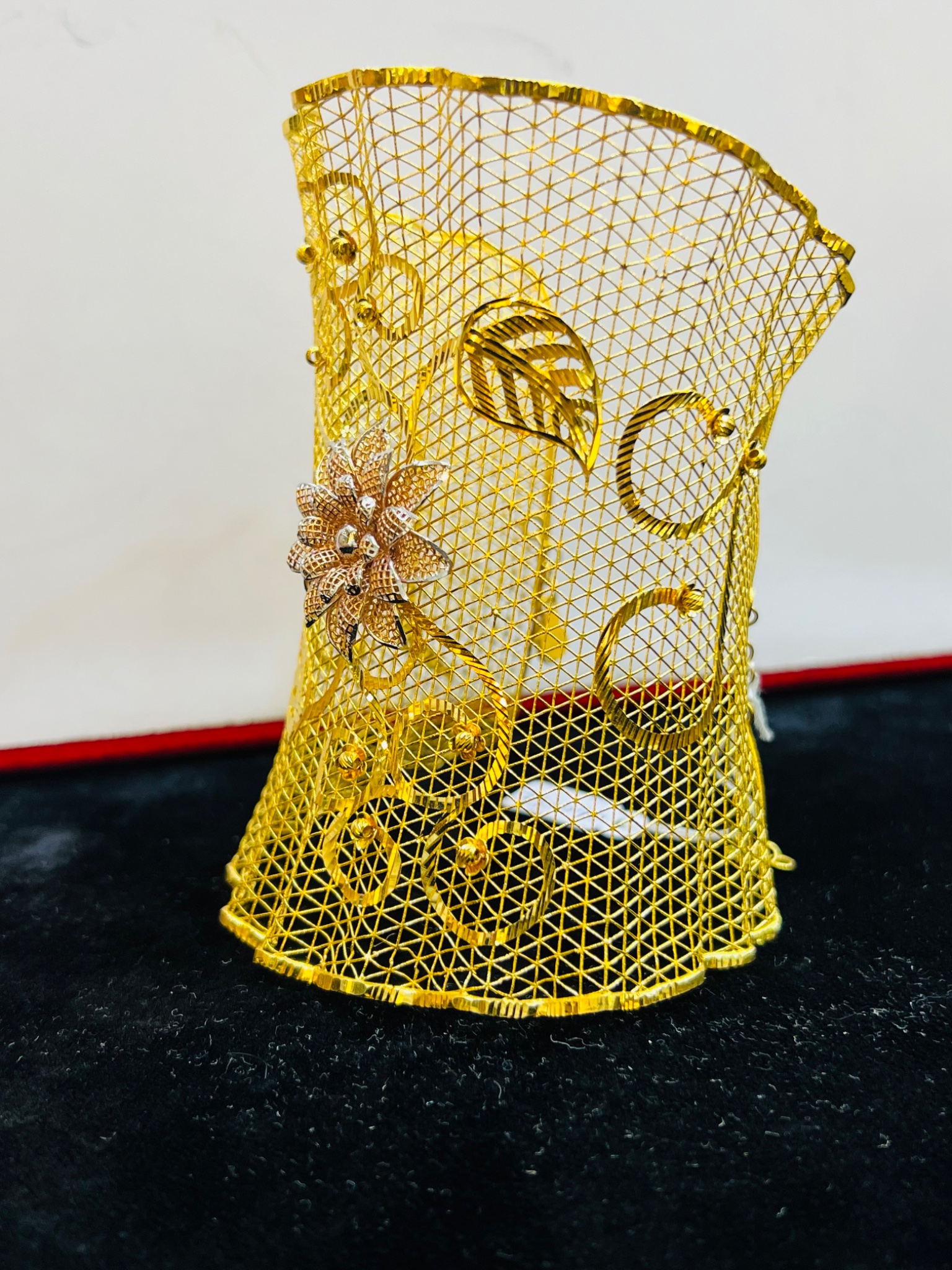 Luxury Gold-Tone Floral Mesh Cuff Bracelet (Sabona) - Image 4