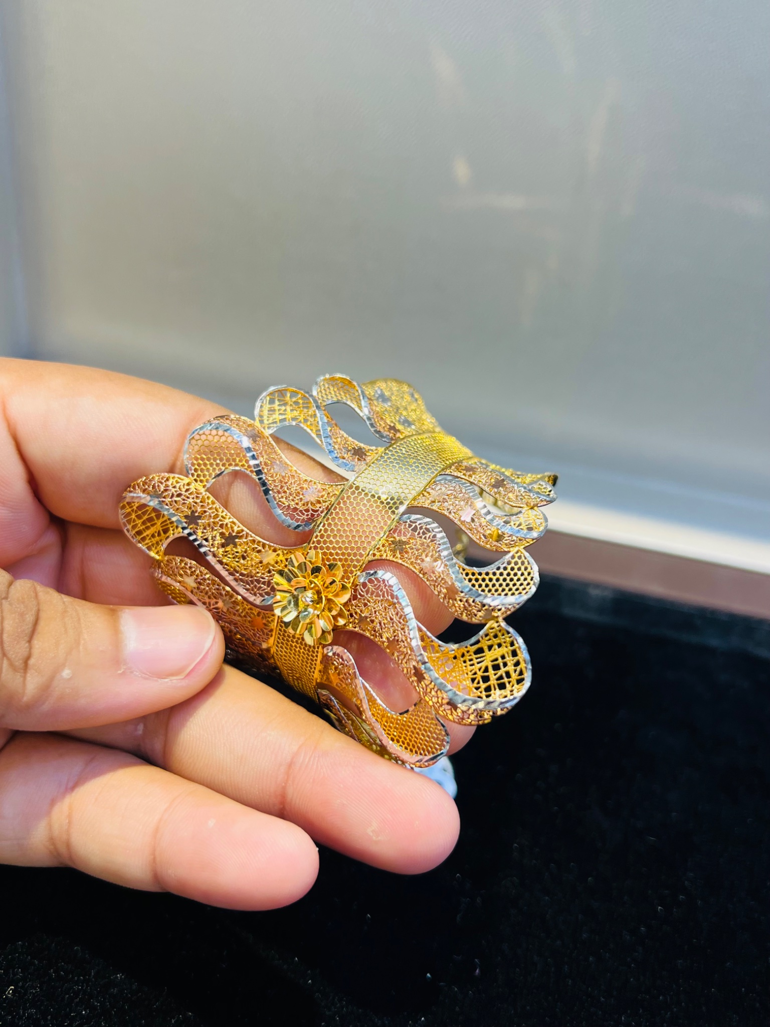Royal Wave Dual-Tone Filigree Gold Sabona - Image 4