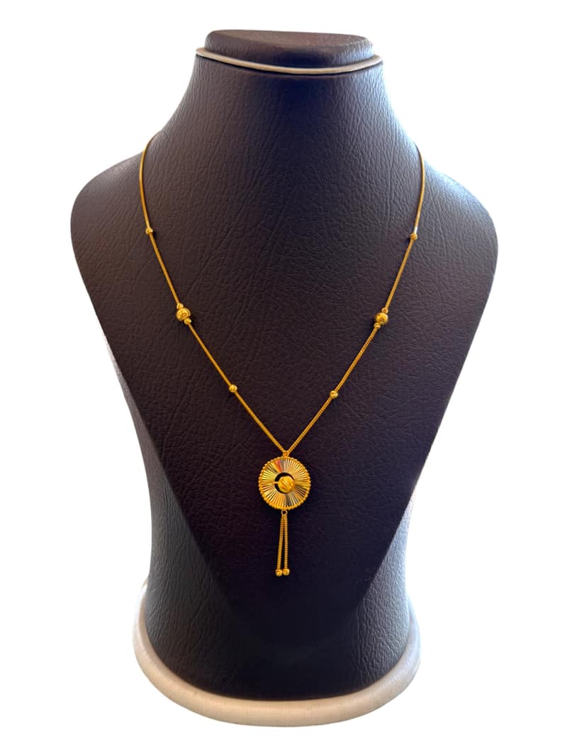 The Aurora Sunburst Pendant Necklace 916 22kt