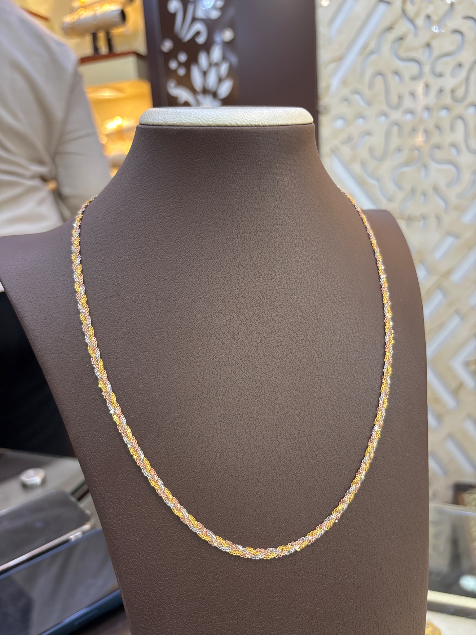 Tri-Color Twisted Gold Chain Necklace – Elegant Three-Tone Design - Image 3